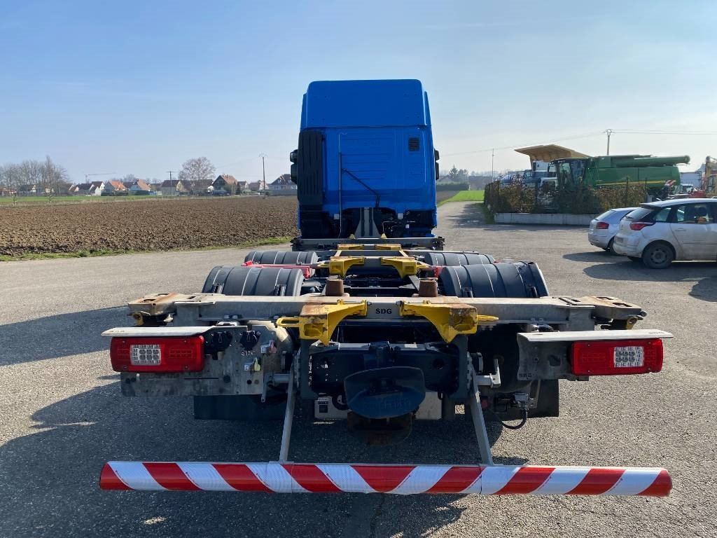 Iveco STRALIS 460NP LNG RETARDER - Cserefelépítményes teherautó: 5 kép. Iveco STRALIS 460NP LNG RETARDER - Cserefelépítményes teherautó: 5 kép.