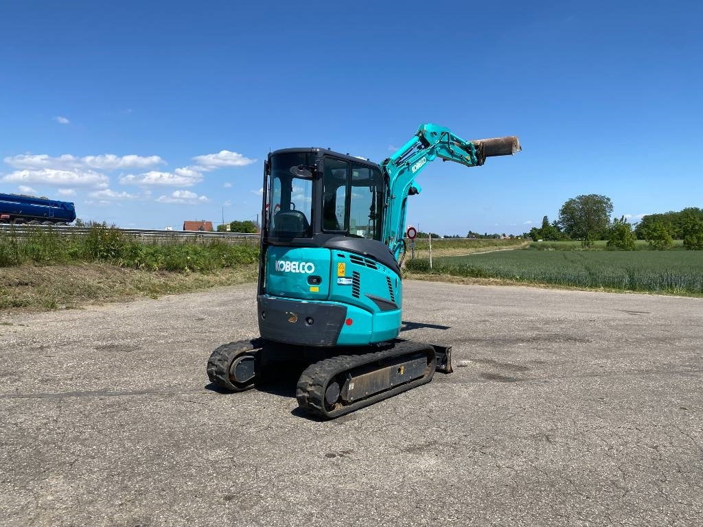 Kobelco SK28SR-6E 1er Main Origine Française endommagée - Minikotró: 4 kép. Kobelco SK28SR-6E 1er Main Origine Française endommagée - Minikotró: 4 kép.