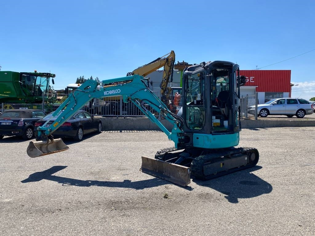 Minikotró Kobelco SK28SR-6E 1er Main Origine Française endommagée: 7 kép. Minikotró Kobelco SK28SR-6E 1er Main Origine Française endommagée: 7 kép.