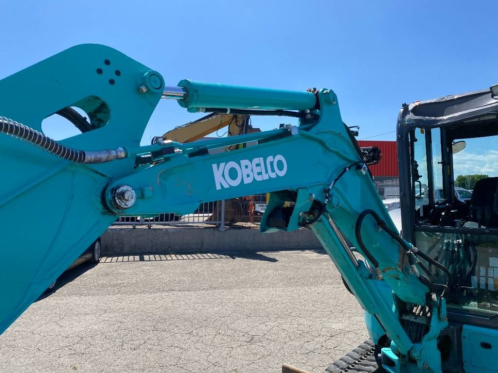 Minikotró Kobelco SK28SR-6E 1er Main Origine Française endommagée: 19 kép. Minikotró Kobelco SK28SR-6E 1er Main Origine Française endommagée: 19 kép.