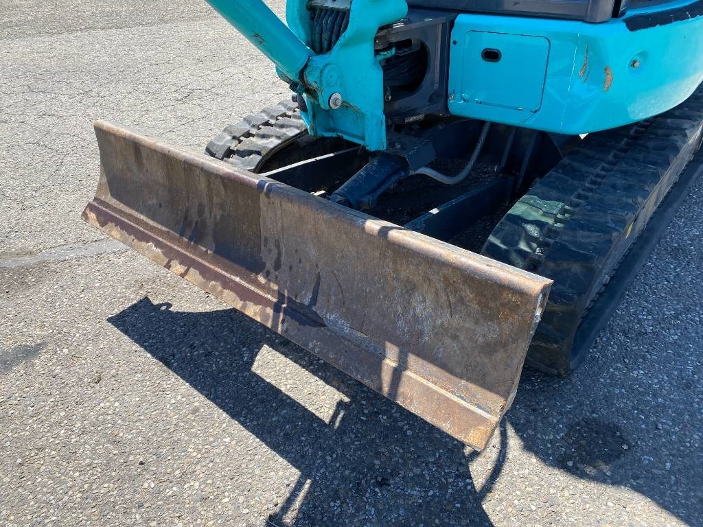 Minikotró Kobelco SK28SR-6E 1er Main Origine Française endommagée: 21 kép. Minikotró Kobelco SK28SR-6E 1er Main Origine Française endommagée: 21 kép.