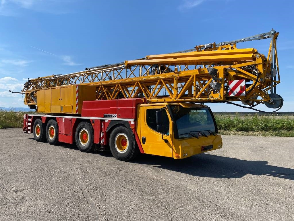 Liebherr MK 88 Certificat CE / 1er Main endommagée - Autódaru: 3 kép. Liebherr MK 88 Certificat CE / 1er Main endommagée - Autódaru: 3 kép.