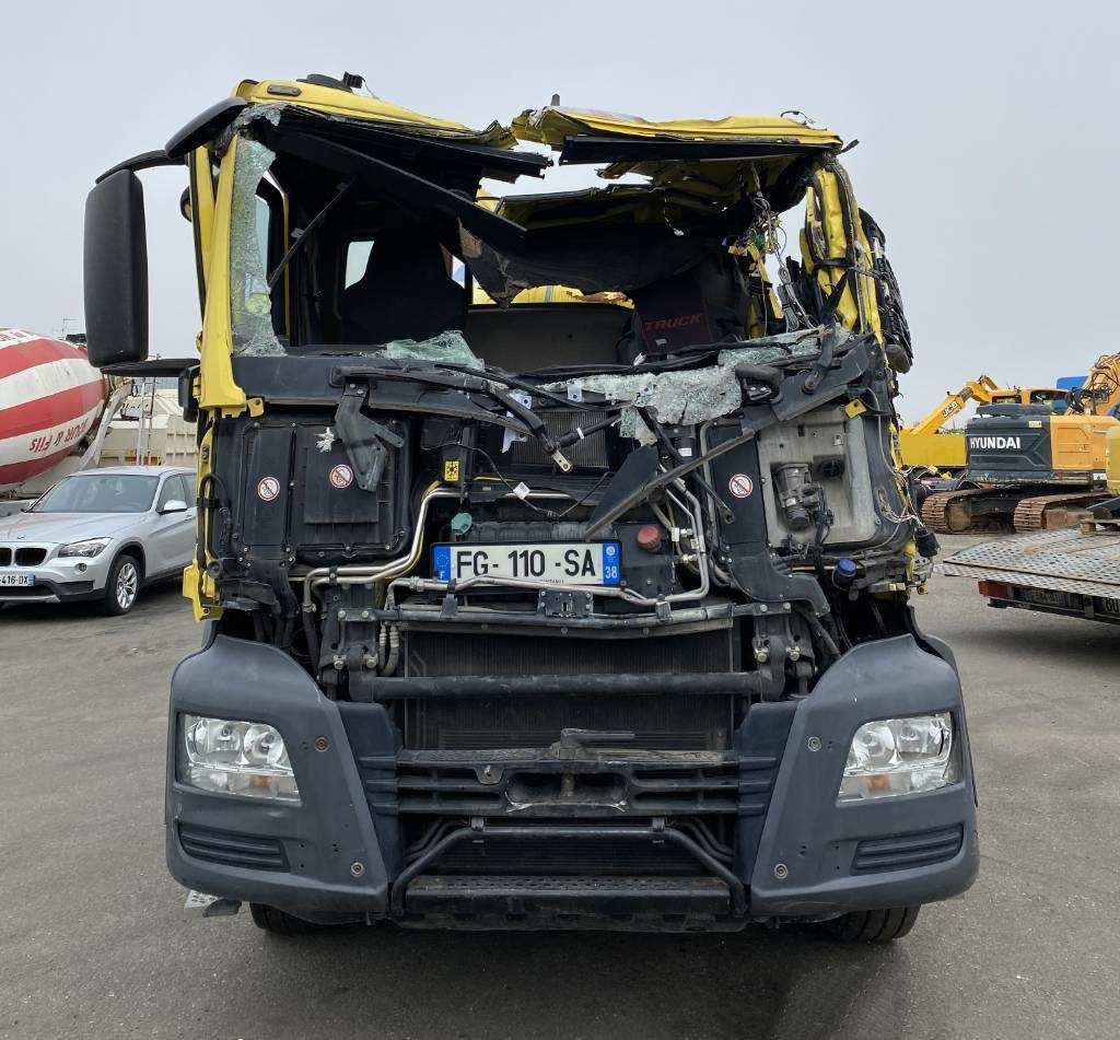 MAN MAN TGS 32-420 / STETTER AM-UltraEco endommagé - Betonmixer: 2 kép. MAN MAN TGS 32-420 / STETTER AM-UltraEco endommagé - Betonmixer: 2 kép.