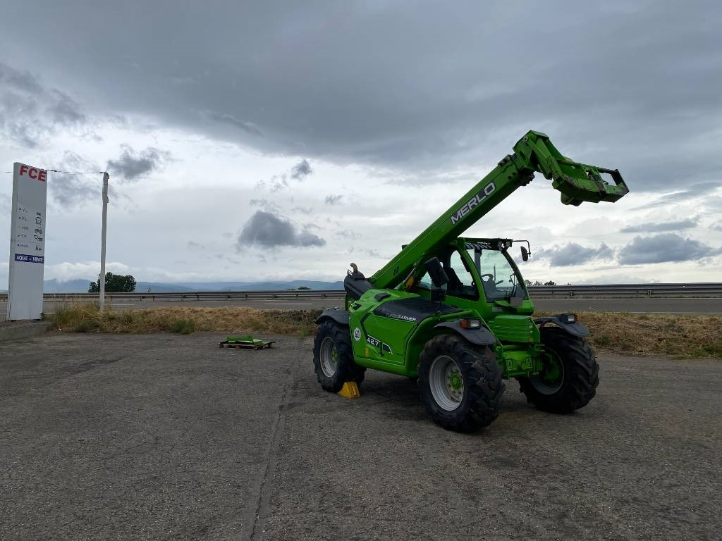 Merlo TF 42.7-145 / 40Km/H endommagé - Teleszkópos rakodó: 3 kép. Merlo TF 42.7-145 / 40Km/H endommagé - Teleszkópos rakodó: 3 kép.