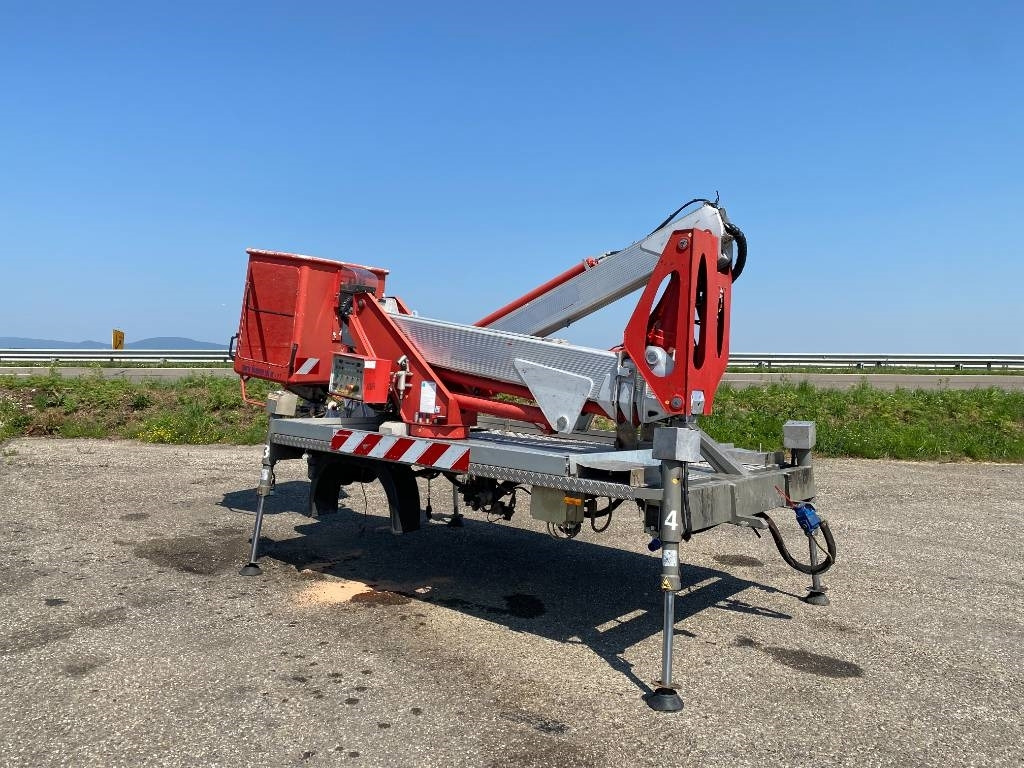 Multitel Nacelle Multitel MX 200 A réviser - Emelőkosaras teherautó: 3 kép. Multitel Nacelle Multitel MX 200 A réviser - Emelőkosaras teherautó: 3 kép.