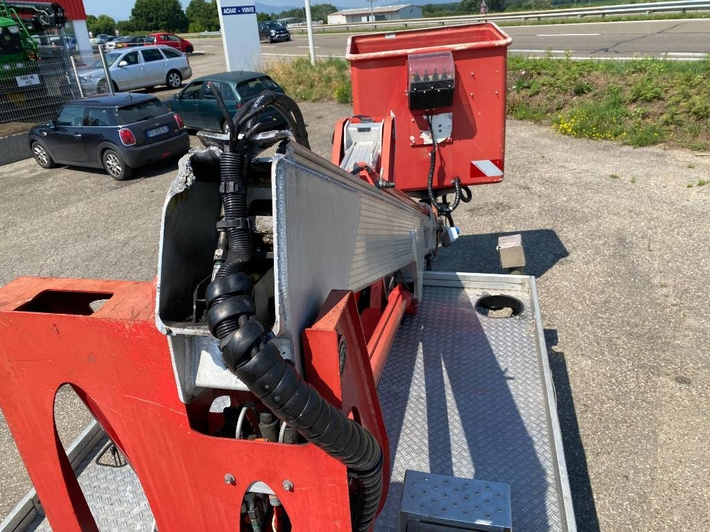 Emelő Multitel Nacelle Multitel MX 200 A réviser: 10 kép. Emelő Multitel Nacelle Multitel MX 200 A réviser: 10 kép.