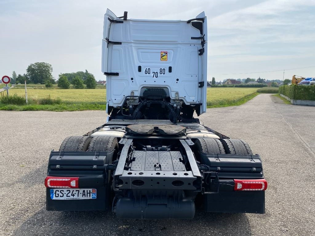 Mercedes-Benz 1845 Space Cab Suspension Pneumatique endommagé  - Nyergesvontató: 5 kép. Mercedes-Benz 1845 Space Cab Suspension Pneumatique endommagé  - Nyergesvontató: 5 kép.