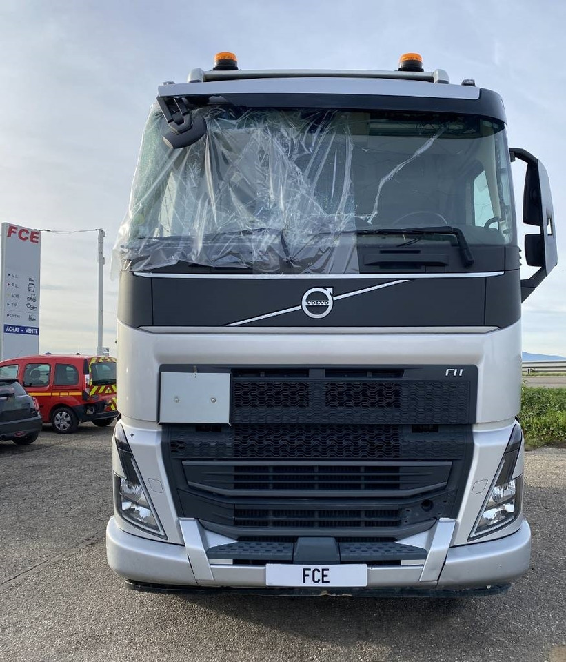 Volvo FH 460 / I-Save 1er Main endommagé - Nyergesvontató: 2 kép. Volvo FH 460 / I-Save 1er Main endommagé - Nyergesvontató: 2 kép.
