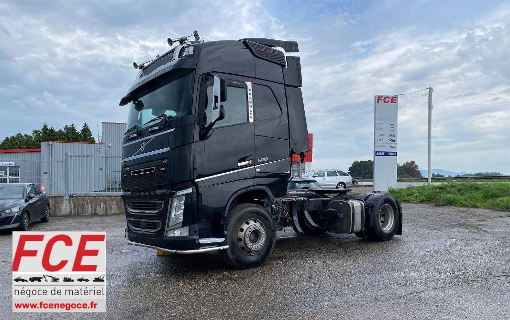 Volvo FH 500 / RETARDER Origine Française endommagé - Nyergesvontató: 1 kép. Volvo FH 500 / RETARDER Origine Française endommagé - Nyergesvontató: 1 kép.