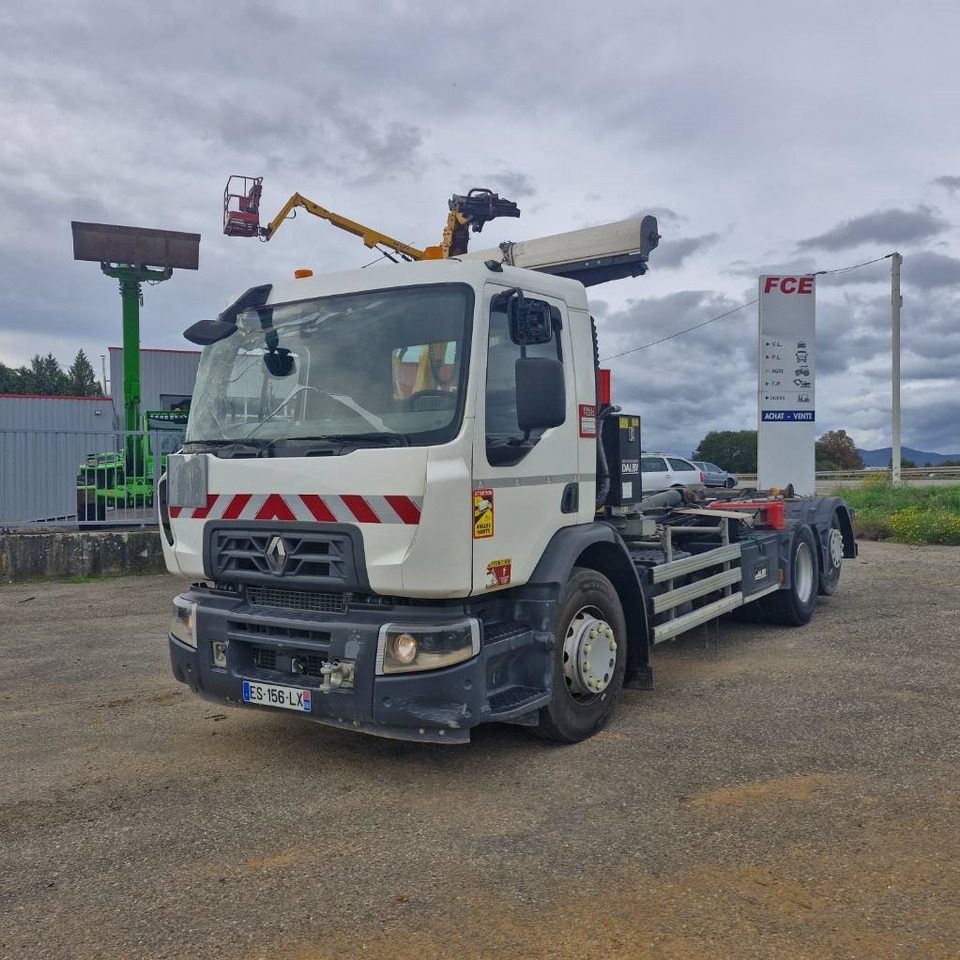 Renault D Wide 380 - Horgos rakodó teherautó: 2 kép. Renault D Wide 380 - Horgos rakodó teherautó: 2 kép.