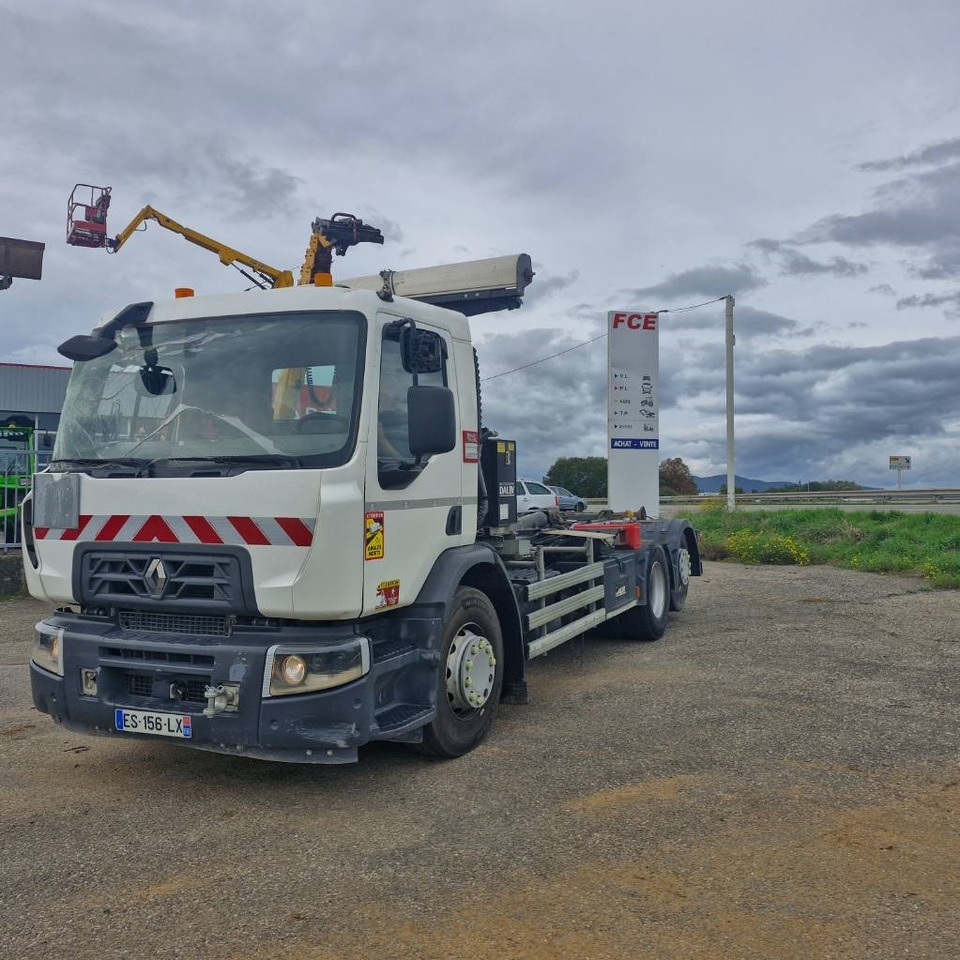 Horgos rakodó teherautó Renault D Wide 380: 43 kép.