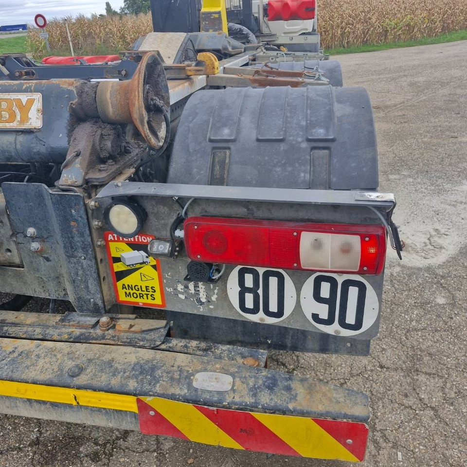 Horgos rakodó teherautó Renault D Wide 380: 22 kép.