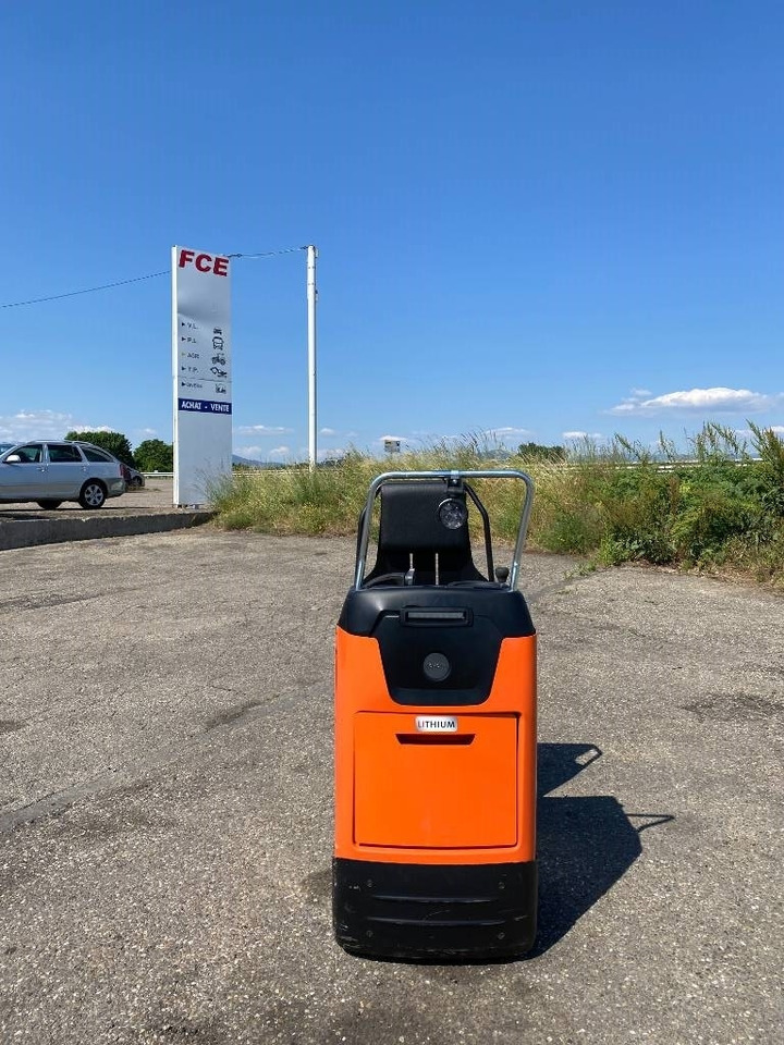 Toyota BT/MOVIT TSE 150-708 1er MAIN endommagé - Elektromos vontató: 2 kép. Toyota BT/MOVIT TSE 150-708 1er MAIN endommagé - Elektromos vontató: 2 kép.