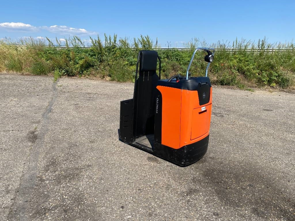 Toyota BT/MOVIT TSE 150-708 1er MAIN endommagé - Elektromos vontató: 3 kép. Toyota BT/MOVIT TSE 150-708 1er MAIN endommagé - Elektromos vontató: 3 kép.