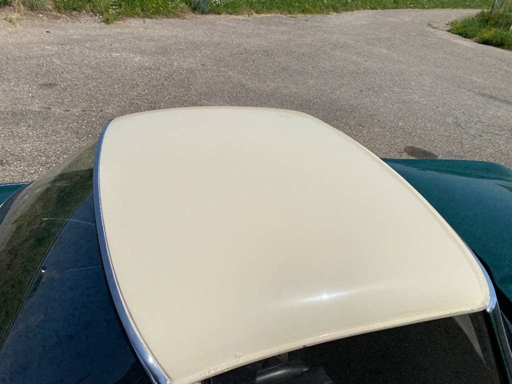 Autó Triumph TR4-A + Hard Top / OldTimer endommagé: 42 kép.