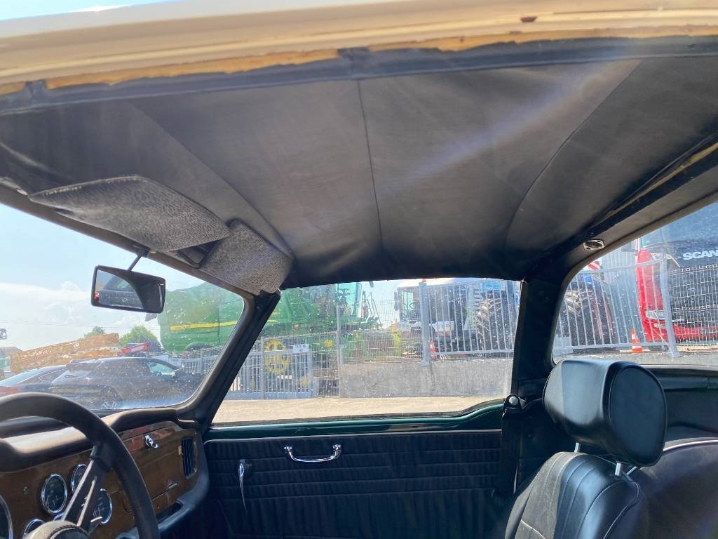 Autó Triumph TR4-A + Hard Top / OldTimer endommagé: 18 kép.