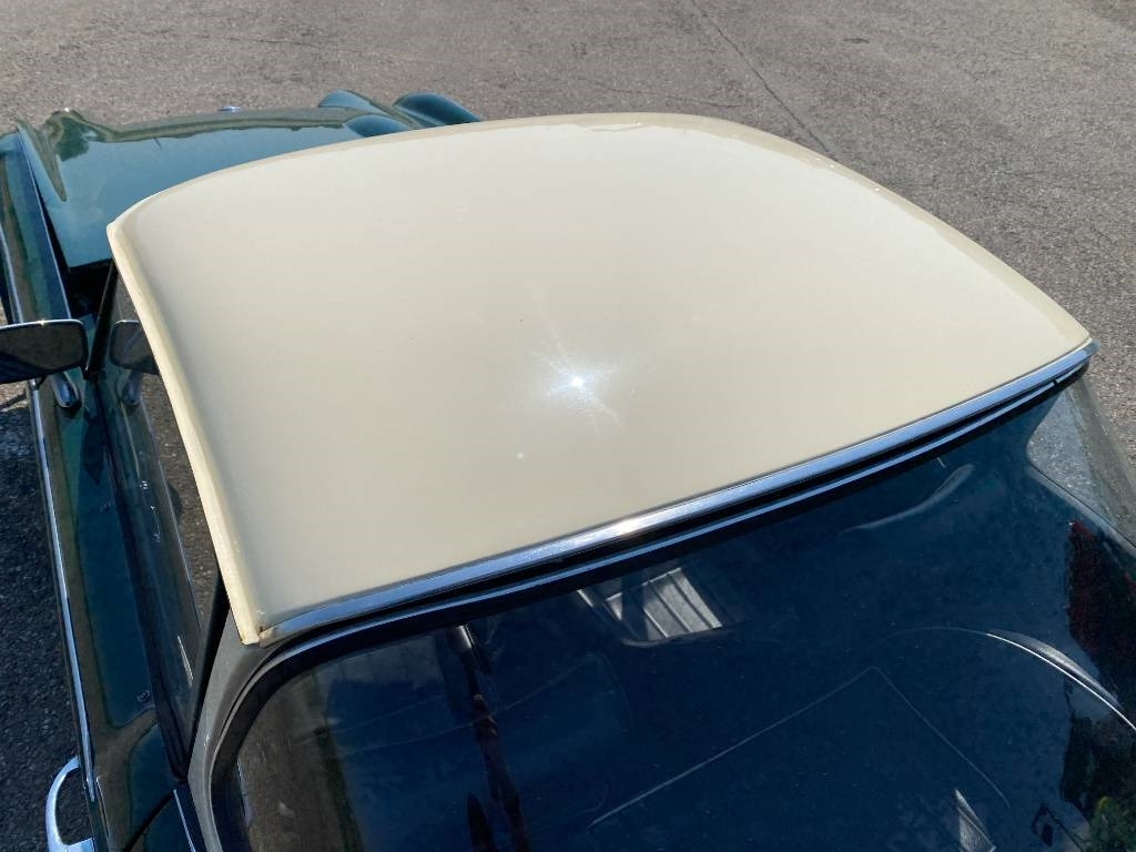 Autó Triumph TR4-A + Hard Top / OldTimer endommagé: 29 kép.