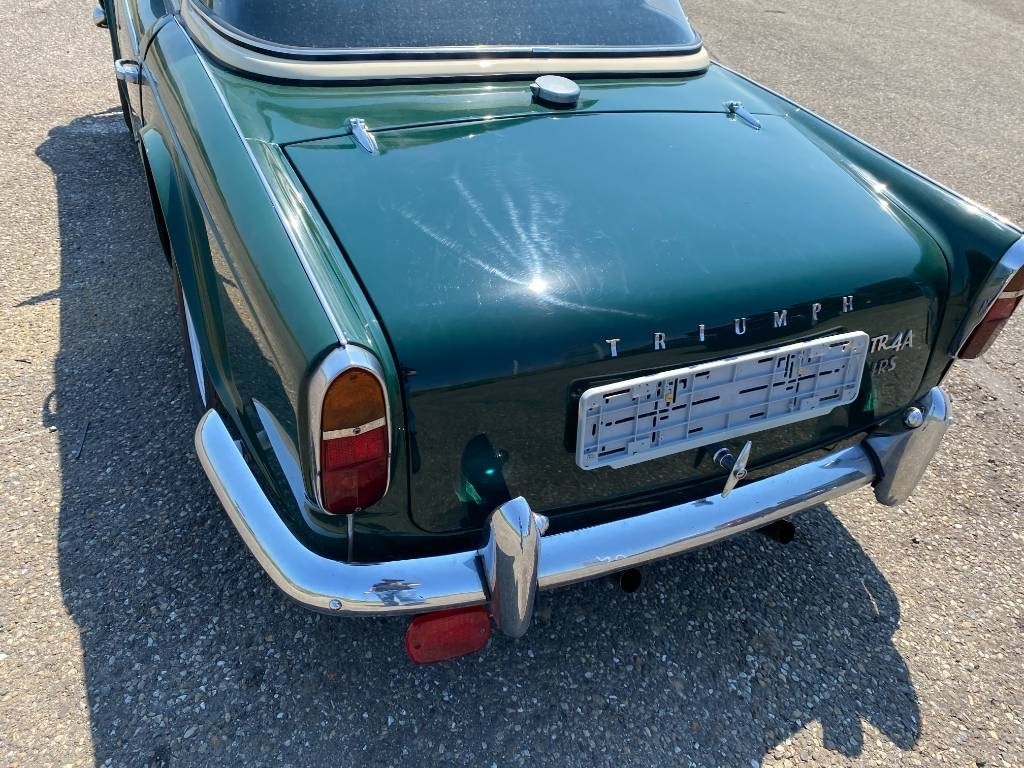 Autó Triumph TR4-A + Hard Top / OldTimer endommagé: 31 kép.