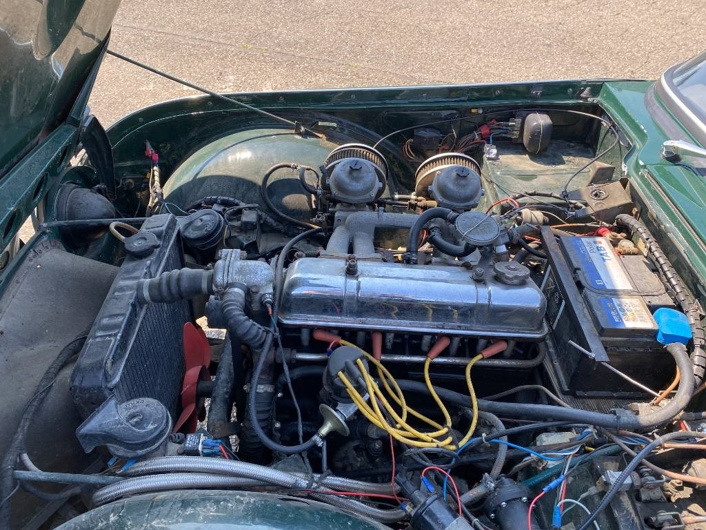 Autó Triumph TR4-A + Hard Top / OldTimer endommagé: 12 kép.