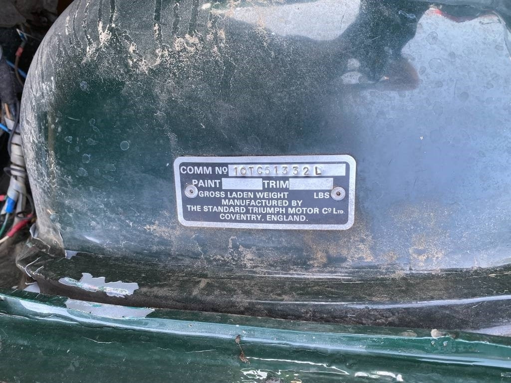 Autó Triumph TR4-A + Hard Top / OldTimer endommagé: 8 kép.