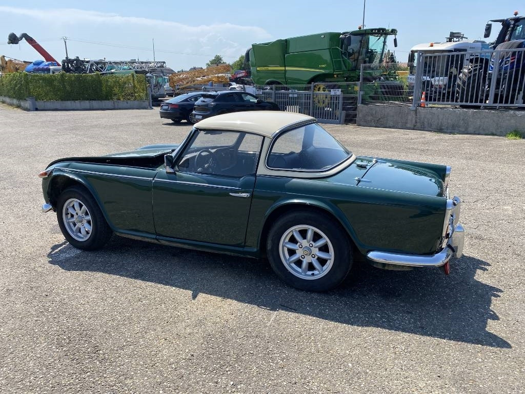 Autó Triumph TR4-A + Hard Top / OldTimer endommagé: 6 kép.