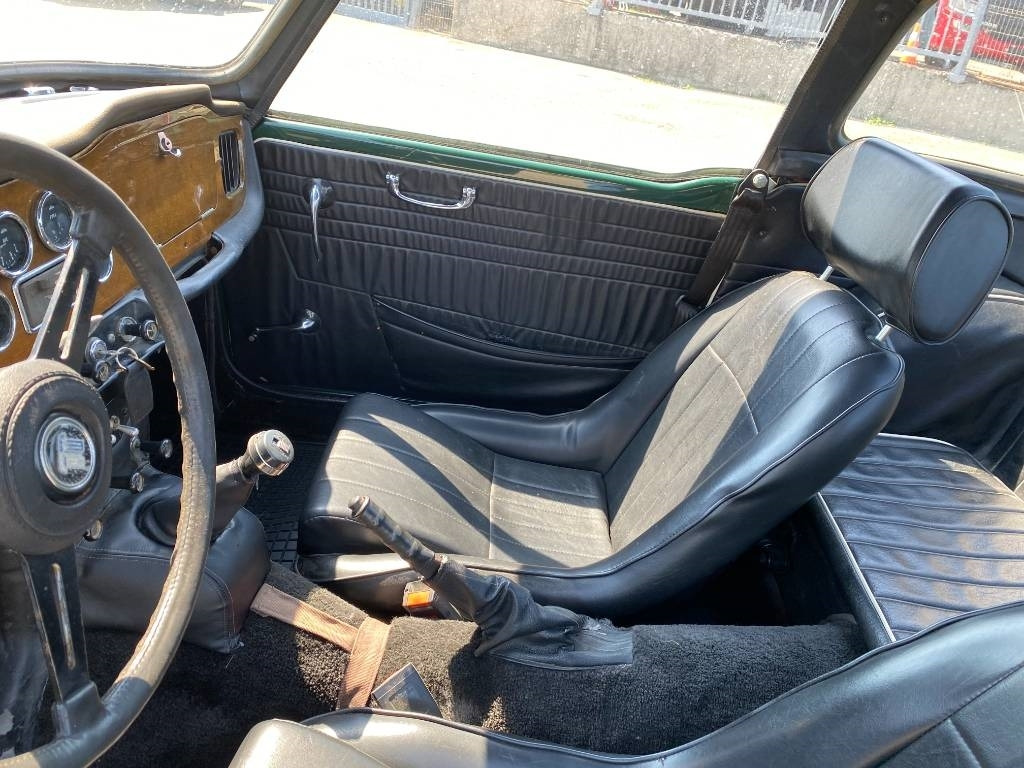 Autó Triumph TR4-A + Hard Top / OldTimer endommagé: 16 kép.
