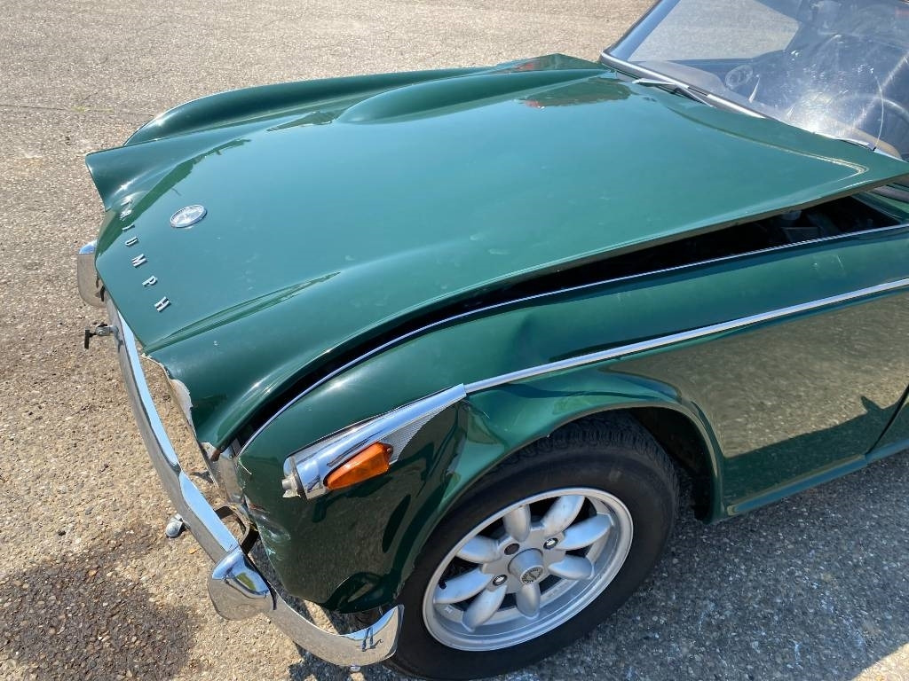 Autó Triumph TR4-A + Hard Top / OldTimer endommagé: 21 kép.