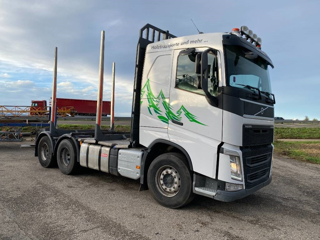 Volvo FH 460 6x4 /E6 VEB - Rönkszállító teherautó: 3 kép. Volvo FH 460 6x4 /E6 VEB - Rönkszállító teherautó: 3 kép.