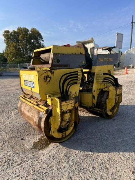 Bomag BW 100 ADL - Úthenger: 1 kép. Bomag BW 100 ADL - Úthenger: 1 kép.