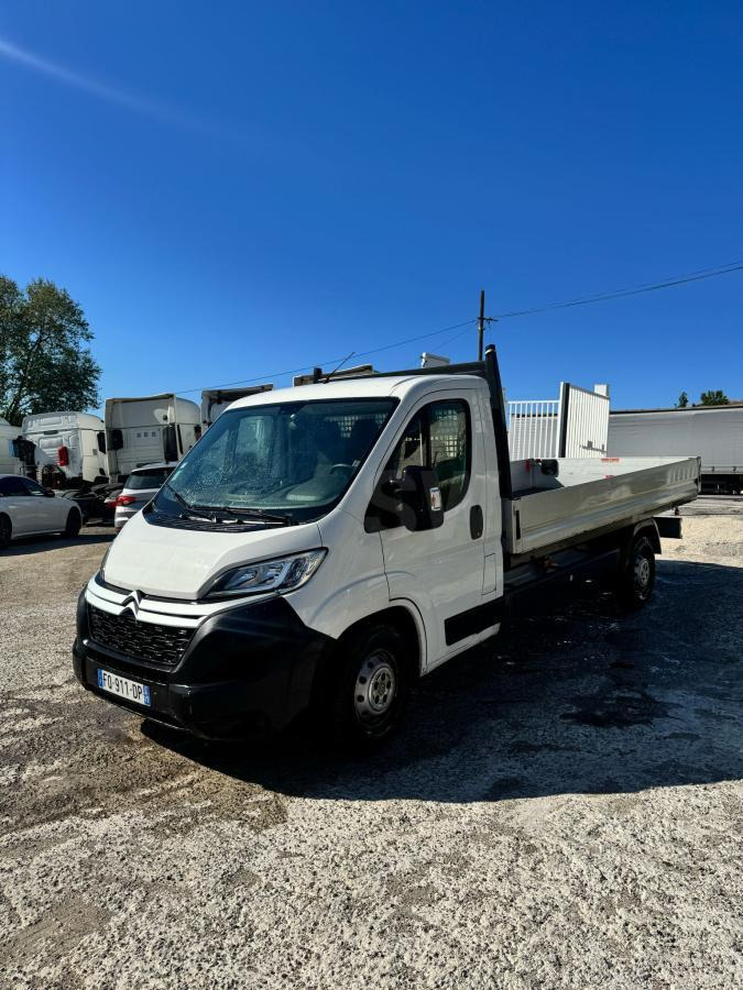 Citroën Jumper - Platós kisteherautó: 1 kép. Citroën Jumper - Platós kisteherautó: 1 kép.