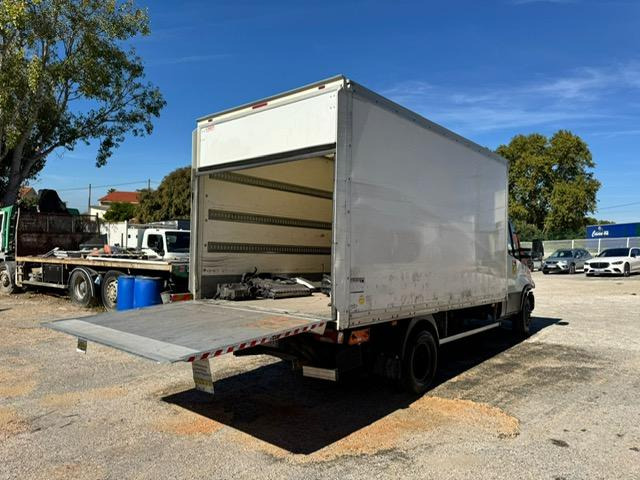 Iveco 70C180 CAISSE HAYON - Dobozos kisteherautó: 5 kép. Iveco 70C180 CAISSE HAYON - Dobozos kisteherautó: 5 kép.