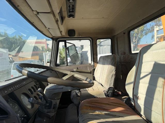 Iveco UNIC 175-24 BENNE GRUE - Billenőplatós teherautó, Darus autó: 5 kép. Iveco UNIC 175-24 BENNE GRUE - Billenőplatós teherautó, Darus autó: 5 kép.