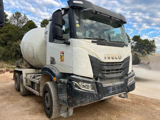 Iveco X-WAY 420 MALAXEUR STETTER 6X4 - Betonmixer: 2 kép. Iveco X-WAY 420 MALAXEUR STETTER 6X4 - Betonmixer: 2 kép.