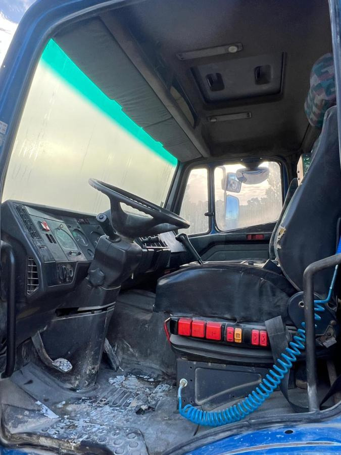 Mercedes 1835 - Betonpumpa: 5 kép. Mercedes 1835 - Betonpumpa: 5 kép.