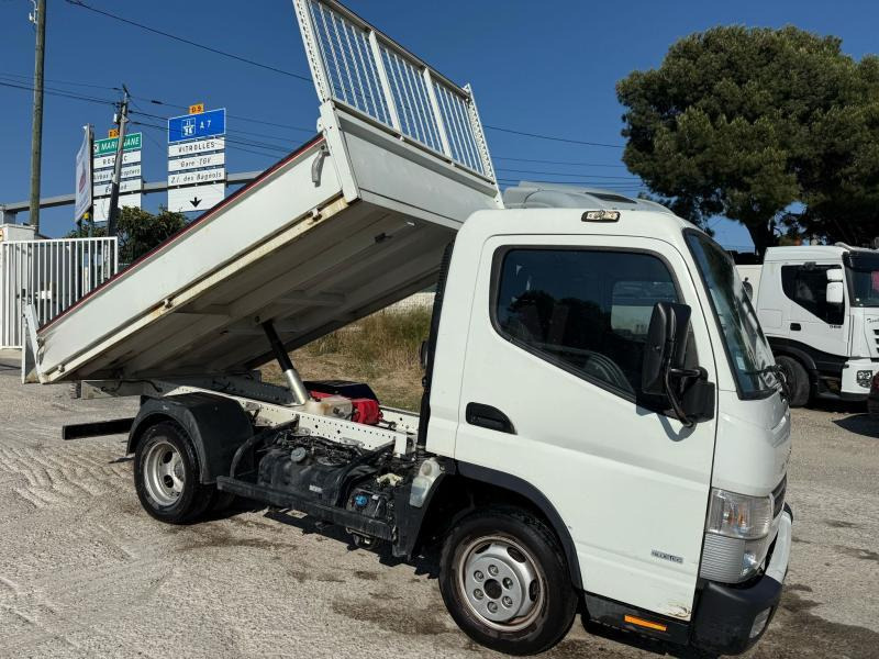 Mitsubishi Fuso Canter 3C15 - Billenőplatós kisteherautó: 2 kép. Mitsubishi Fuso Canter 3C15 - Billenőplatós kisteherautó: 2 kép.