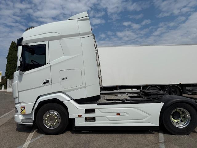 DAF XF 530 - Nyergesvontató: 4 kép. DAF XF 530 - Nyergesvontató: 4 kép.