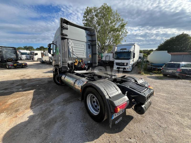 Iveco AS 460 LNG - Nyergesvontató: 2 kép. Iveco AS 460 LNG - Nyergesvontató: 2 kép.