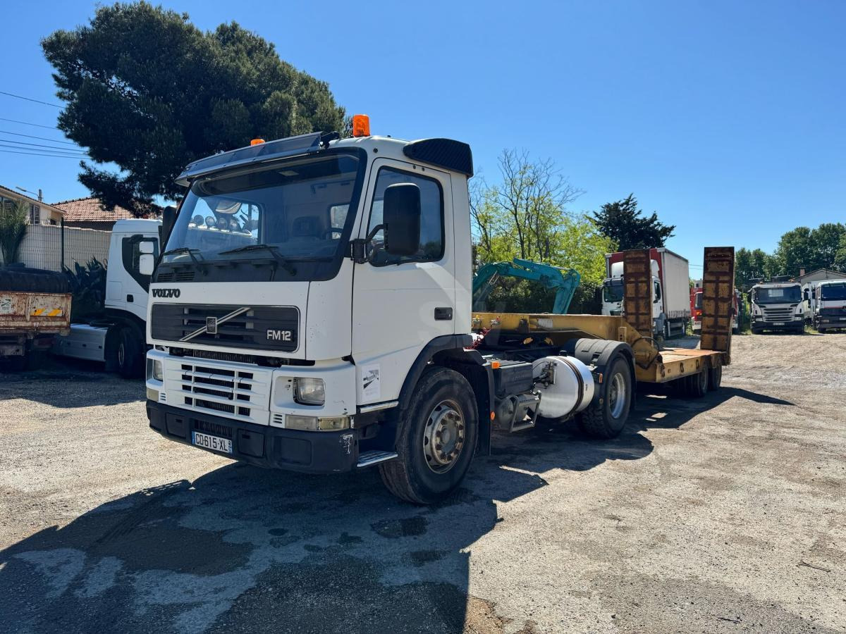 Volvo FM12 380 - Nyergesvontató: 1 kép. Volvo FM12 380 - Nyergesvontató: 1 kép.