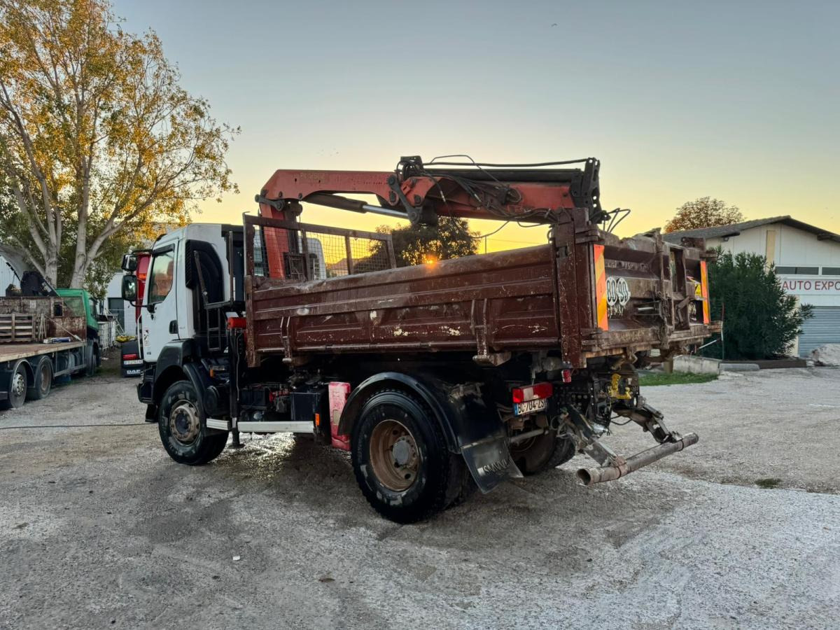 Renault Kerax 410 DXI - Billenőplatós teherautó: 4 kép. Renault Kerax 410 DXI - Billenőplatós teherautó: 4 kép.