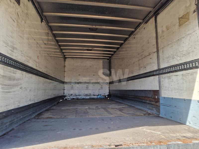 Renault Midlum 180 DCI - Dobozos felépítményű teherautó: 4 kép. Renault Midlum 180 DCI - Dobozos felépítményű teherautó: 4 kép.