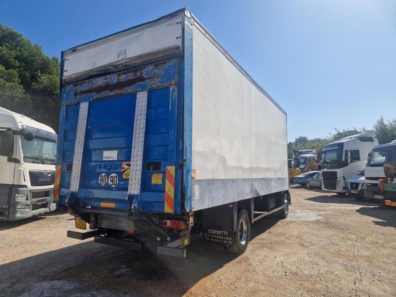Renault Midlum 220 DCI - Dobozos felépítményű teherautó: 5 kép. Renault Midlum 220 DCI - Dobozos felépítményű teherautó: 5 kép.