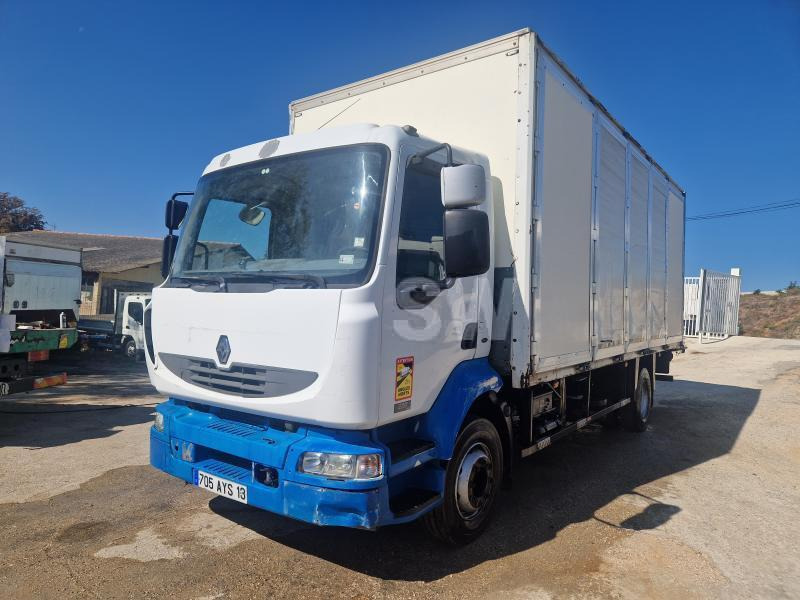 Renault Midlum 220 DCI - Dobozos felépítményű teherautó: 1 kép. Renault Midlum 220 DCI - Dobozos felépítményű teherautó: 1 kép.