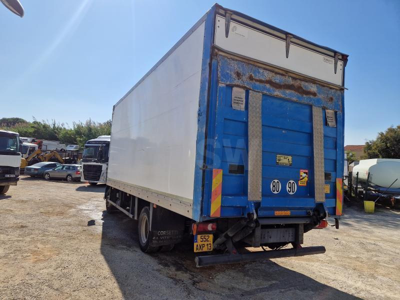 Renault Midlum 220 DCI - Dobozos felépítményű teherautó: 3 kép. Renault Midlum 220 DCI - Dobozos felépítményű teherautó: 3 kép.