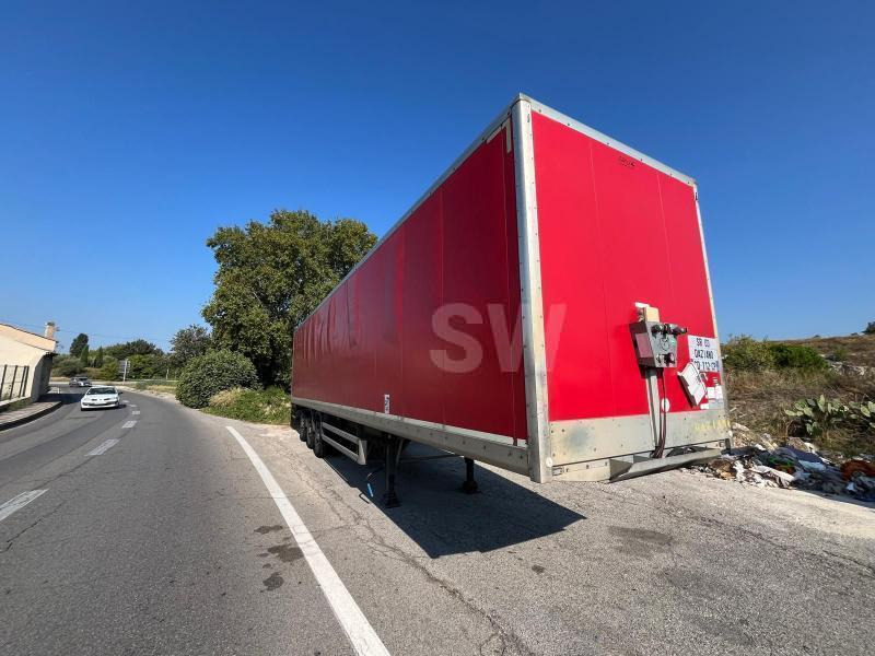 Samro ST39MHPE - Félpótkocsi dobozos: 2 kép. Samro ST39MHPE - Félpótkocsi dobozos: 2 kép.