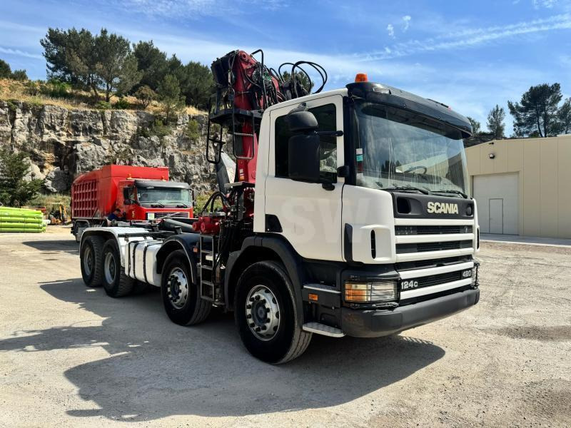 Scania C 124 420 - Horgos rakodó teherautó: 3 kép. Scania C 124 420 - Horgos rakodó teherautó: 3 kép.
