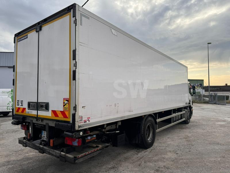 Scania P 250 - Hűtős teherautó: 4 kép. Scania P 250 - Hűtős teherautó: 4 kép.
