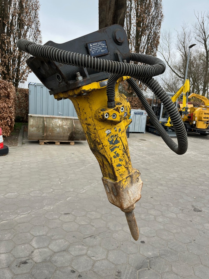 Atlas Copco SB152 - Hidraulikus törőfej: 2 kép. Atlas Copco SB152 - Hidraulikus törőfej: 2 kép.