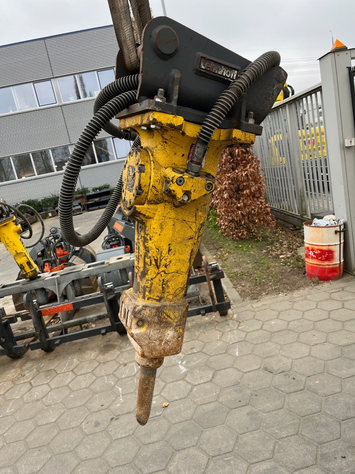Atlas Copco SB152 - Hidraulikus törőfej: 1 kép. Atlas Copco SB152 - Hidraulikus törőfej: 1 kép.