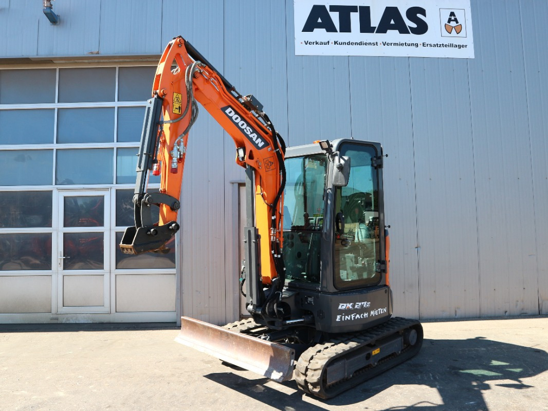 Doosan DX27Z-7 - Minikotró: 1 kép. Doosan DX27Z-7 - Minikotró: 1 kép.