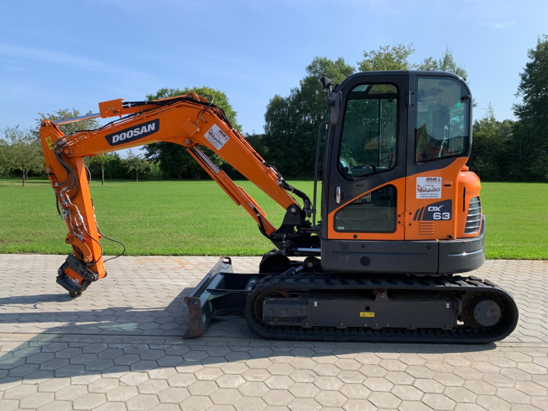 Doosan DX63-3 - Minikotró: 3 kép. Doosan DX63-3 - Minikotró: 3 kép.